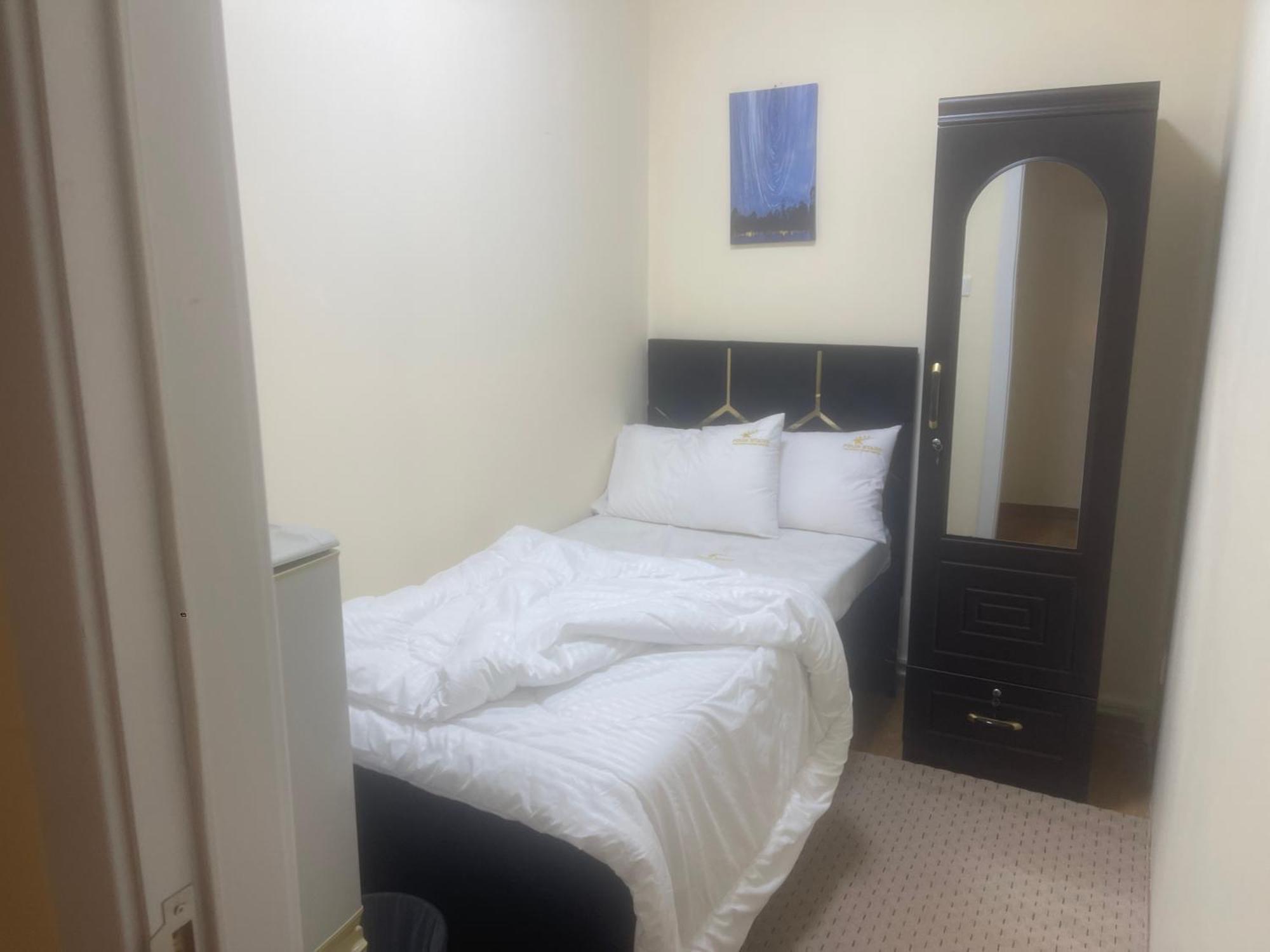 Four Stars Hostel Dubai Exterior photo