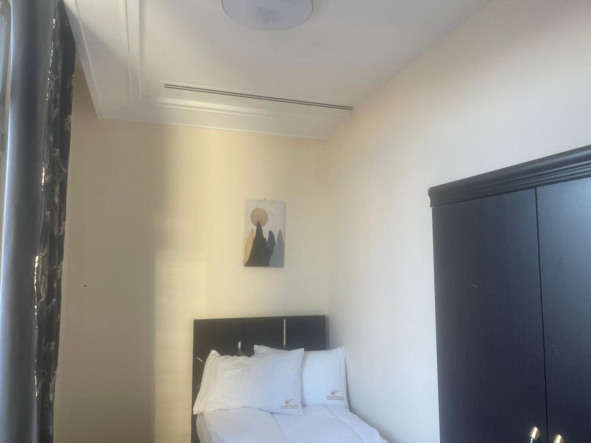 Four Stars Hostel Dubai Exterior photo