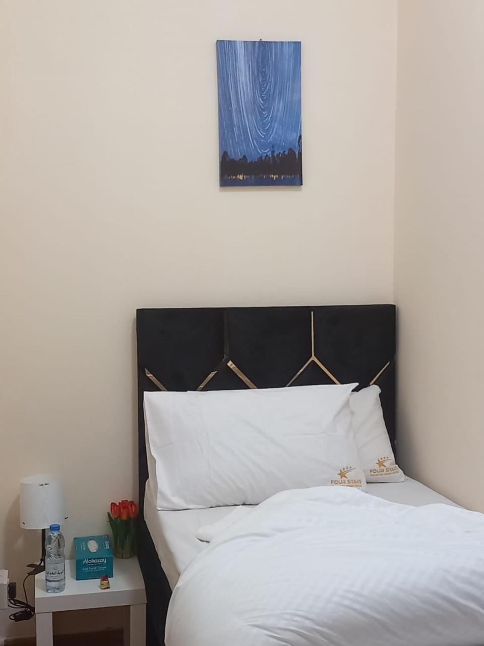 Four Stars Hostel Dubai Exterior photo