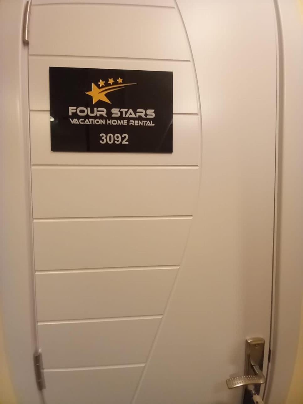 Four Stars Hostel Dubai Exterior photo