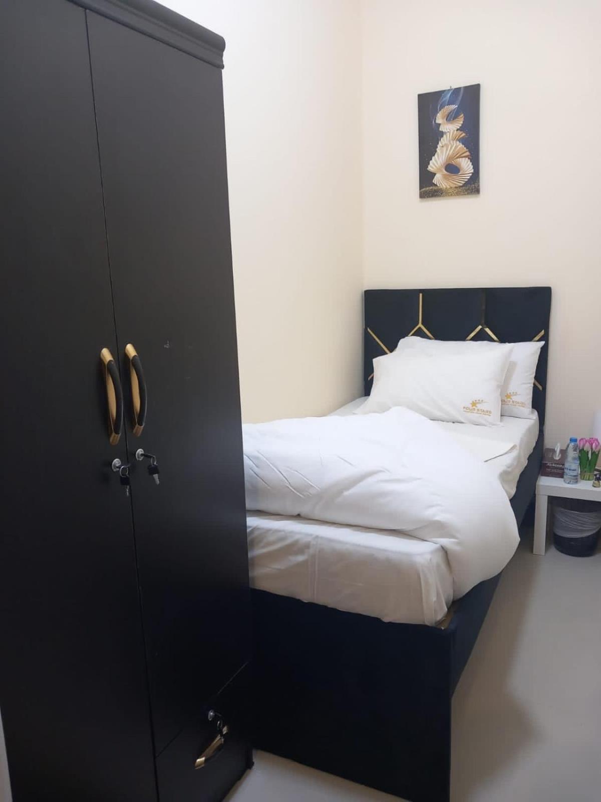 Four Stars Hostel Dubai Exterior photo