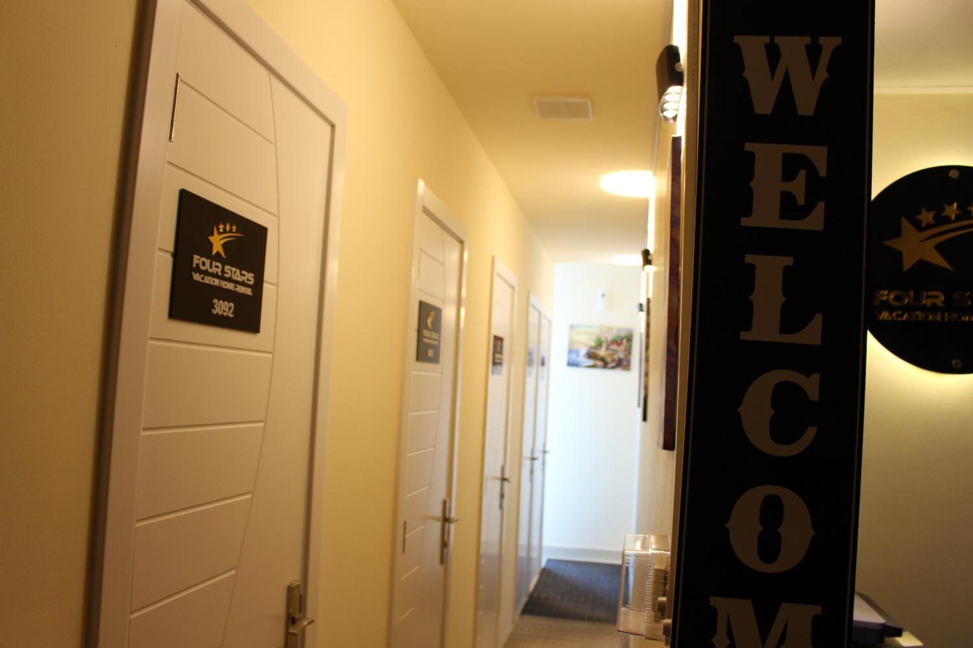 Four Stars Hostel Dubai Exterior photo