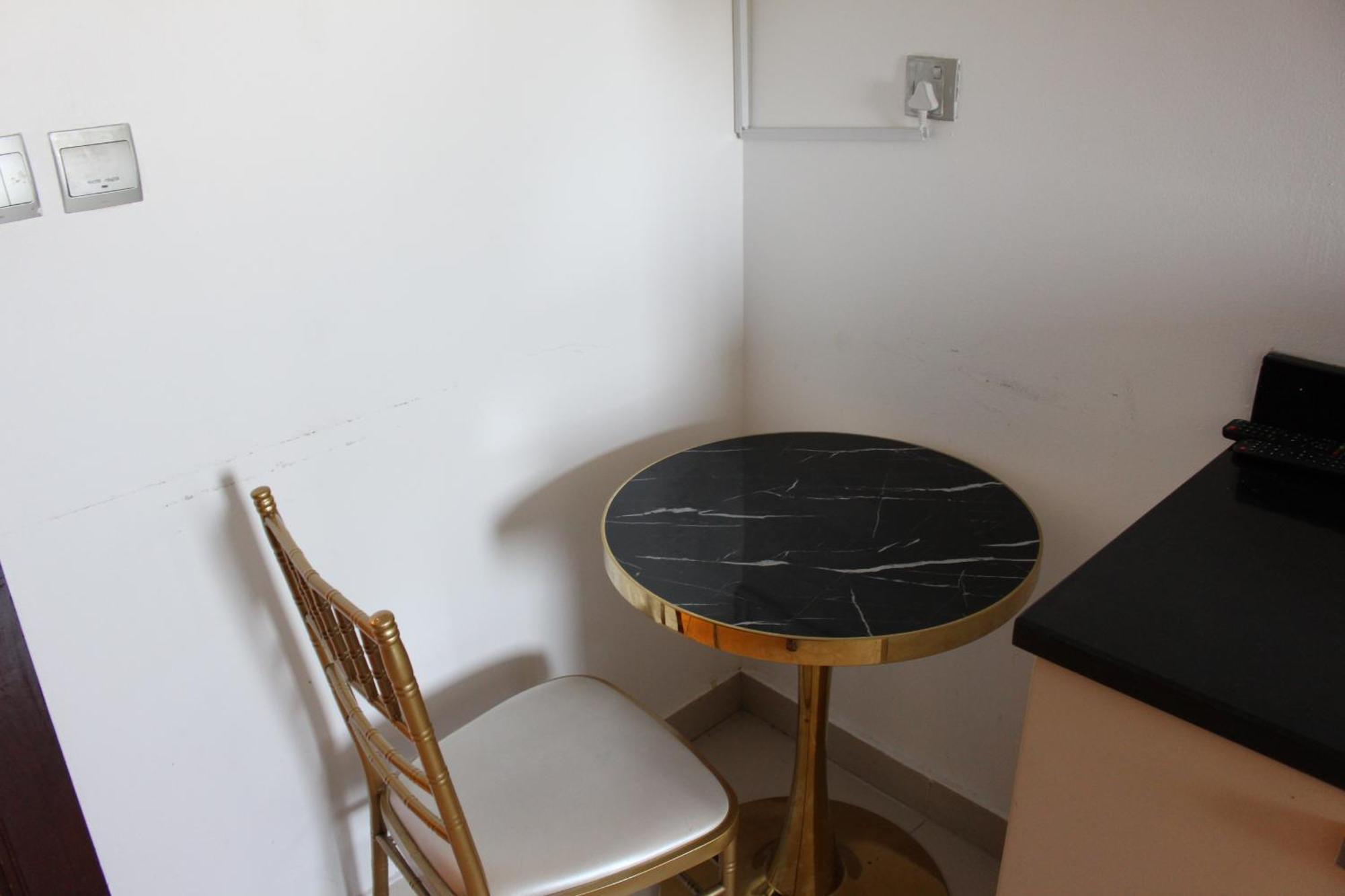 Four Stars Hostel Dubai Exterior photo