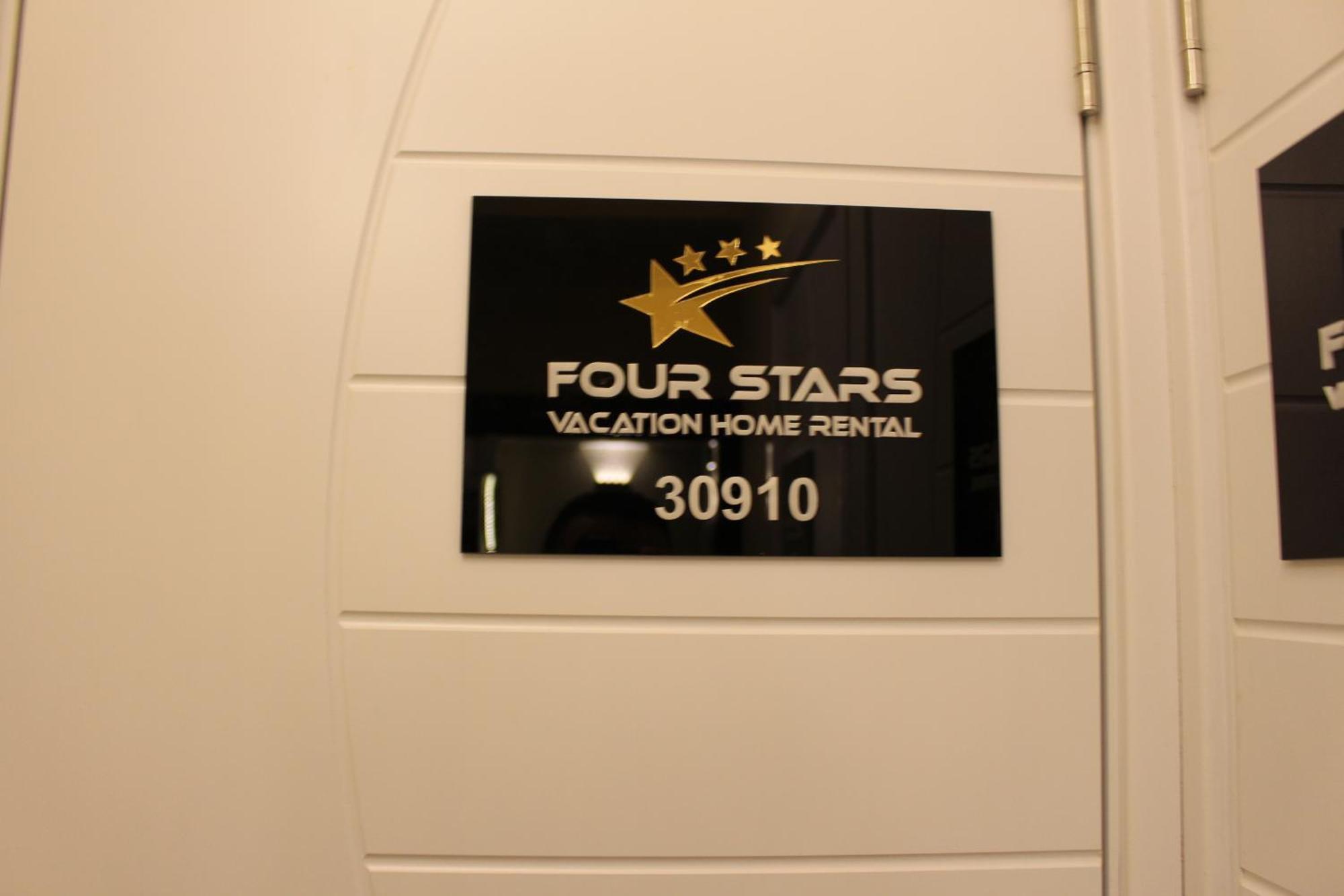 Four Stars Hostel Dubai Exterior photo