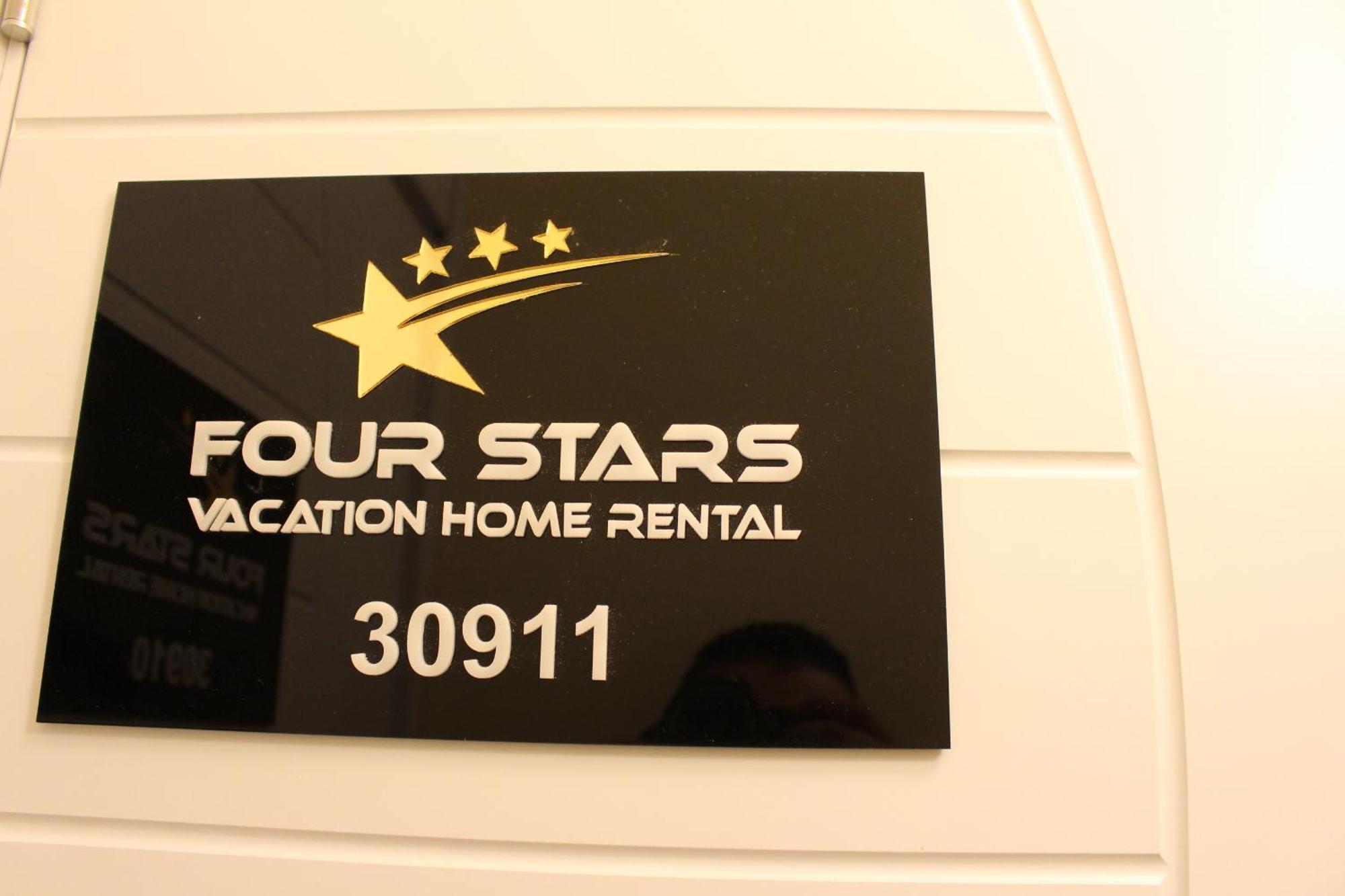 Four Stars Hostel Dubai Exterior photo