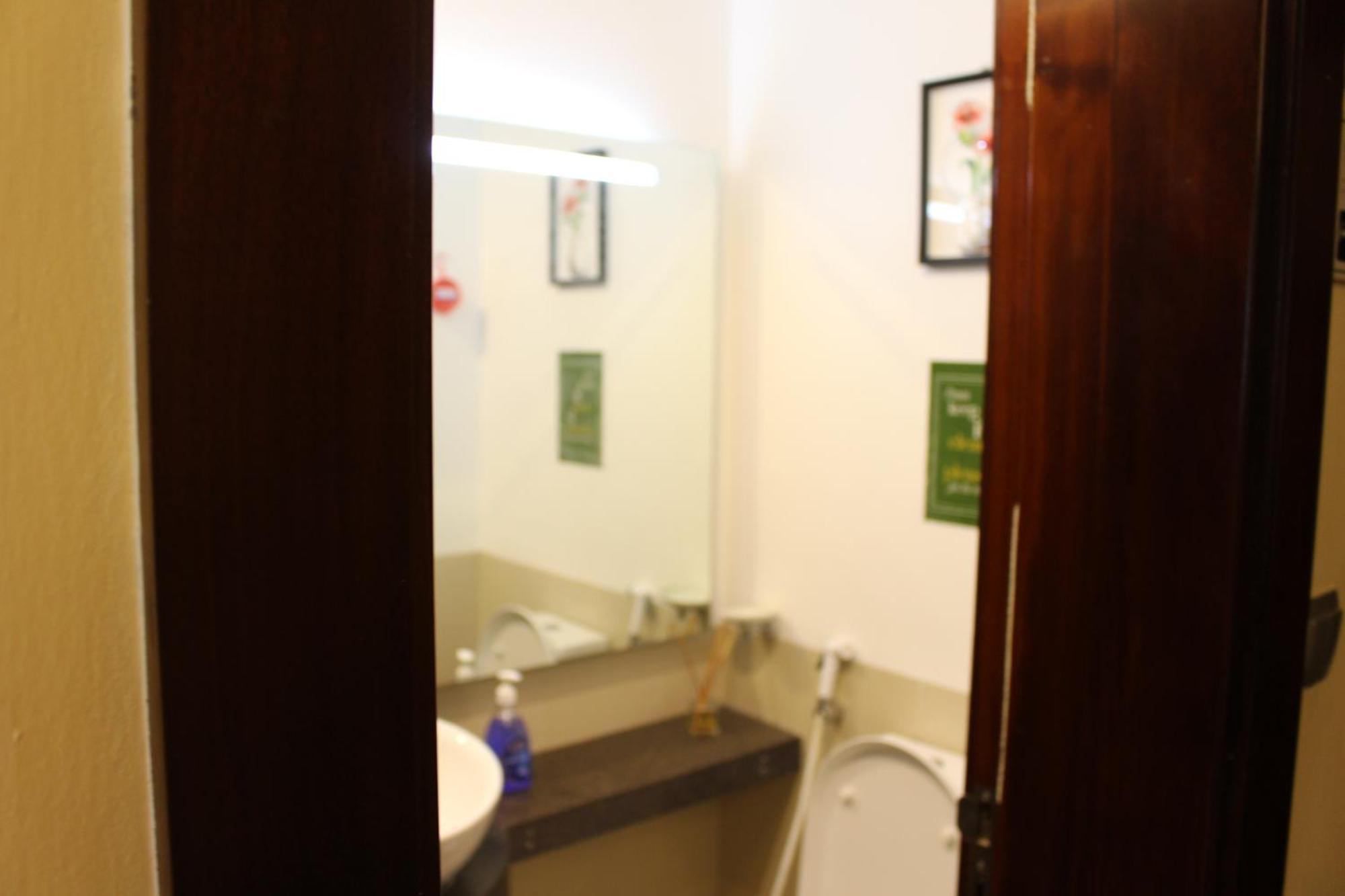 Four Stars Hostel Dubai Exterior photo